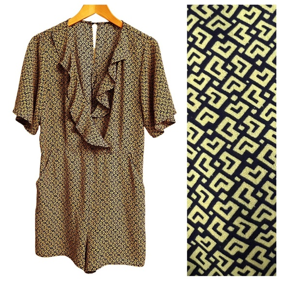 Cotton On Geometric Romper Black and Yellow Ruffled Neckline Pockets Size Medium - Picture 7 of 7
